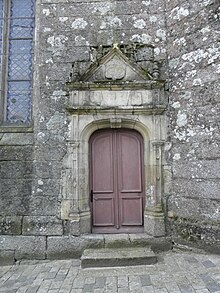 Fichier:Saint-Nicolas-du-Pélem_(22)_Église_Saint-Pierre_04.JPG