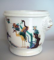Saint-Cloud soft porcelain seau, 1720-1730. "Fleurs indiennes" ("Flowers of the Indies") in imitation of the Kakiemon style of Arita porcelain, Japan.