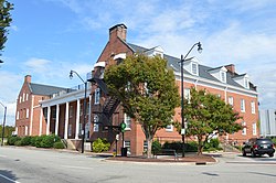 Sampson County Courthouse, Clinton.jpg