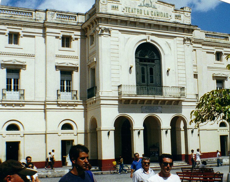 File:Sant ClaraCubaTeatro2002Schediwy.JPG