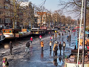 Amsterdam: Toponymie, Héraldique, Histoire