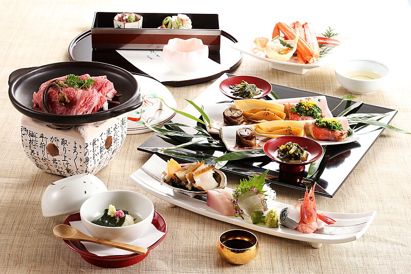 File:Seasonal Kaiseki (26295695182).jpg