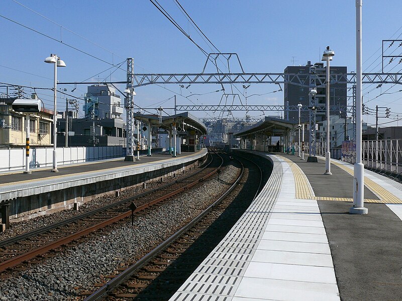 File:Senjuōhashi Station-Premises.JPG