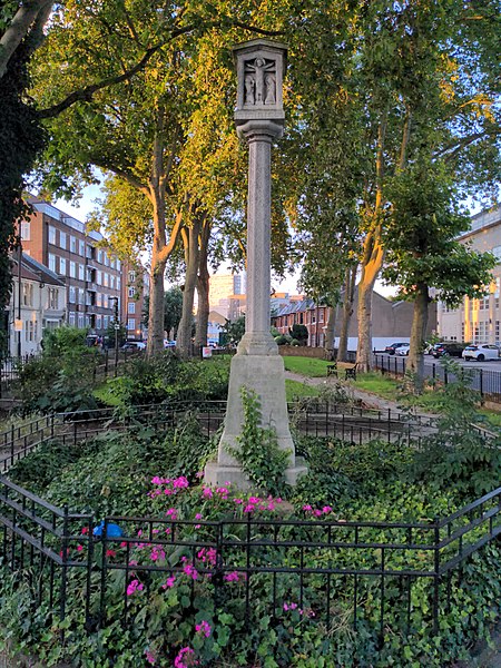 File:Shacklewell Green War Memorial.jpg