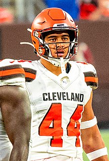 <span class="mw-page-title-main">Sione Takitaki</span> American football player (born 1995)