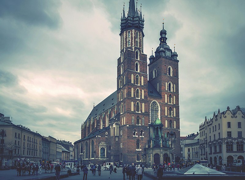 File:St Mary S Basilica Krakow (221793535).jpeg