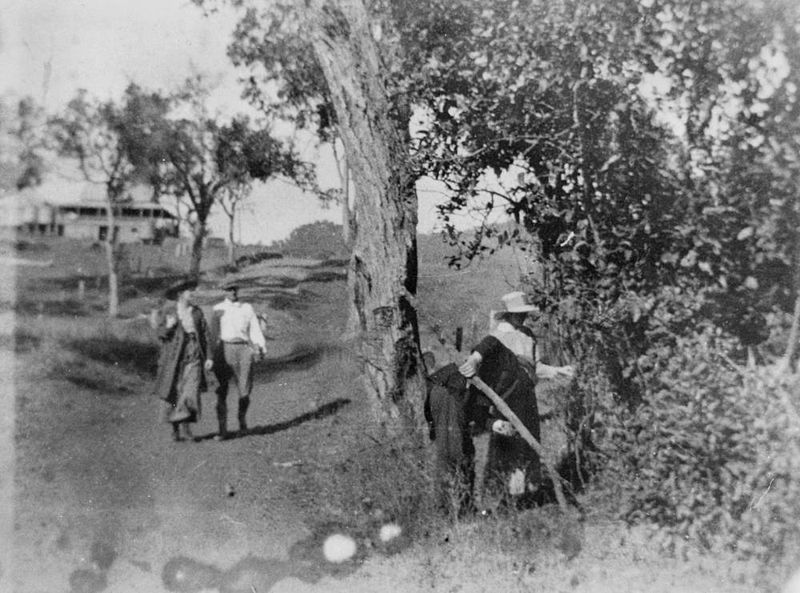 File:StateLibQld 1 130415 Vera and Huck Lahey on Tamborine Mountain, Queensland.jpg