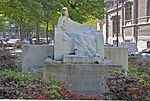 Статуя Сары Бернар François Sicard Paris.jpg