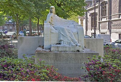 François Sicard, Monument à Sarah Bernhardt (1926).