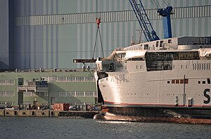 Stralsund, Volkswerft, Scandlines-Fähre Berlin, 10 (2012-01-26) by Klugschnacker in Wikipedia.jpg