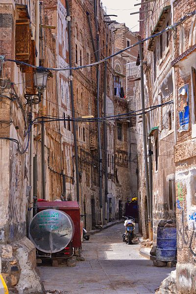 File:Streets of Sanaa, Yemen (10732822016).jpg