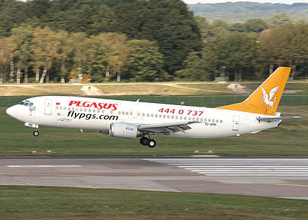 A former Pegasus Airlines Boeing 737-400 in the airline's old livery (photographed c. 2008)