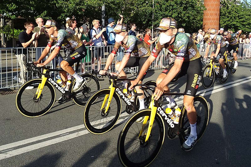 File:Team presentation of Tour de France 2022 - Jumbo-Visma 02.jpg