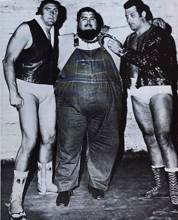 Haystacks Calhoun (middle), with Tex McKenzie and Mario Milano in 1971