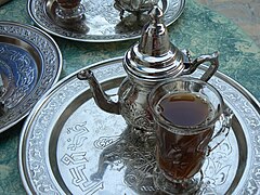 Histoire du thé à la menthe : tout savoir sur cette tradition marocaine -  KAWA