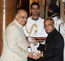 The President, Shri Pranab Mukherjee presenting the Padma Shri Award to Dr. Ramakant Krishnaji Deshpande, at a Civil Investiture Ceremony, at Rashtrapati Bhavan, in New Delhi on March 31, 2014.jpg