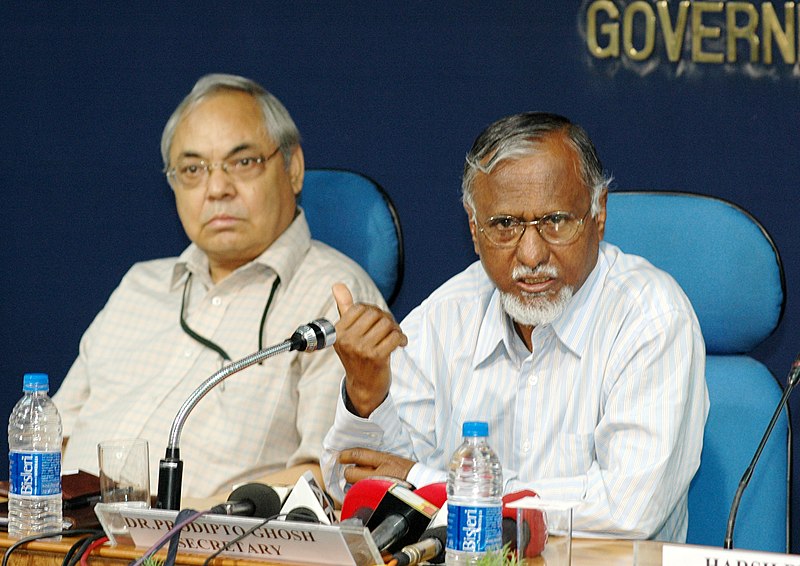 File:The Secretary, Ministry of Environment & Forests, Dr. Prodipto Ghosh addressing a Press Conference on Project Tiger, in New Delhi. The Additional Secretary, Ministry of Environment & Forests.jpg