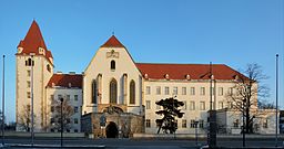 I borgen i Wiener Neustadt finns militärakademin.