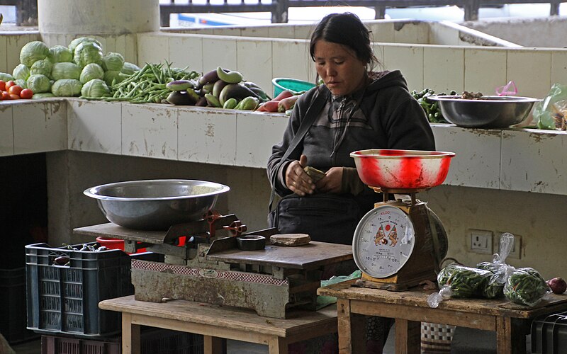 File:Thimphu-Markt-26-2015-gje.jpg