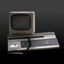 TV / Computer System TO7 (mit seinem optischen Stift).