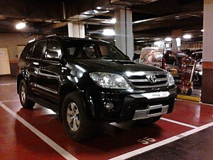 Toyota Hilux SW4 - 2005.jpg