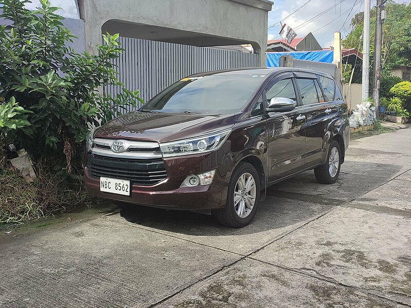 File:Toyota Innova 2.8 V 2018.jpg