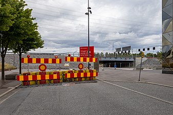 Vägavstängning från Arne Beurlings torg i Kista mot Helenelund i juli 2022.