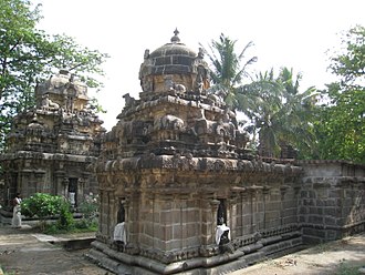 Twin temples, Keezhaiyur, built by Paluvettaraiyar chieftains Kumaran and Kumaran Kandan in the 9th century AD Twin Temples, Keezhaiyur.jpg