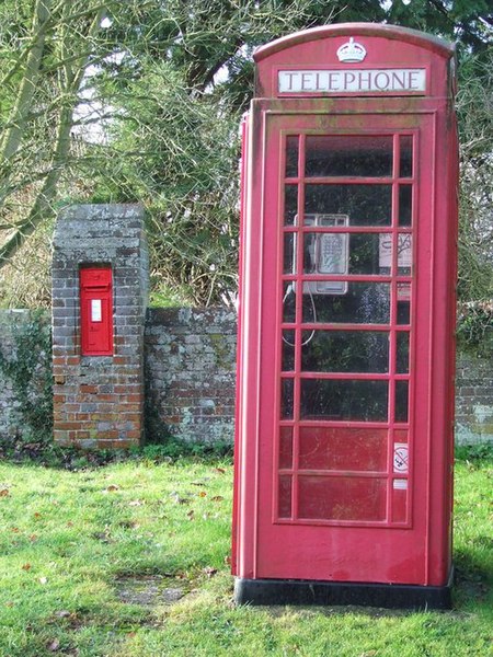 File:Two Red Boxes - geograph.org.uk - 1089129.jpg