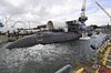 US Navy 110804-N-TT535-012 Skibsværftsarbejdere på Portsmouth Naval Shipyard fjernede med succes ubåden i Los Angeles-klassen USS San Juan (SSN 751) .jpg
