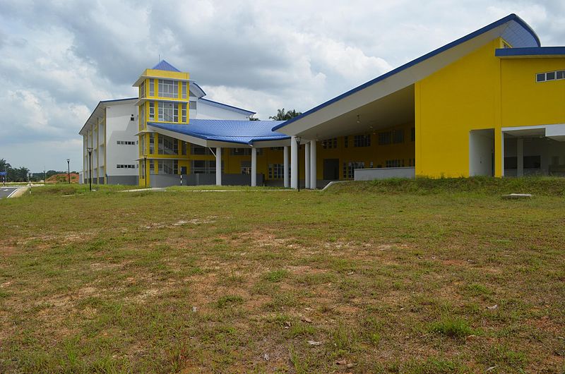 File:UTM Campus (1) - panoramio.jpg