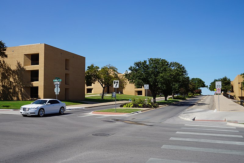 File:University of North Texas September 2015 02 (Avenue C).jpg