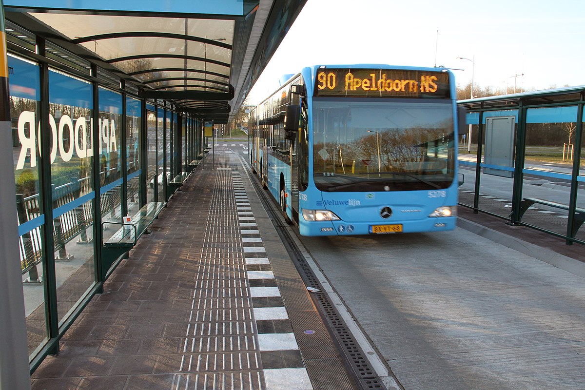 File:Veluwelijn Heerde Citaro HOV.jpg - Commons