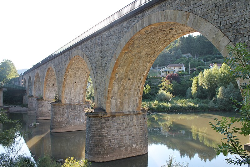 File:Viaduc ferroviaire de Chamalières-sur-Loire.jpg