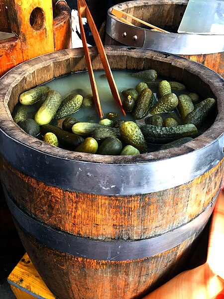 File:Vienna Nachsmarkt Pickles in Barrel (33487718226).jpg