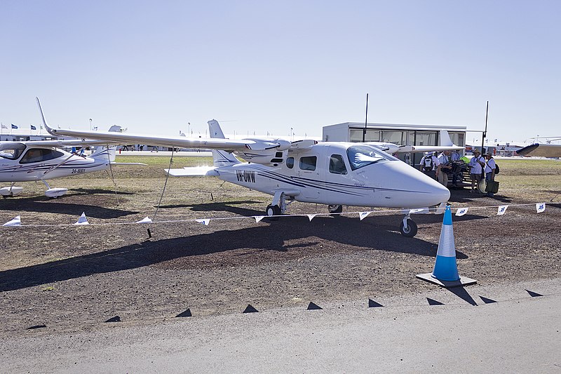File:Wagga Air Centre (VH-OWW) Tecnam P2006T on display at the 2013 Australian International Airshow.jpg