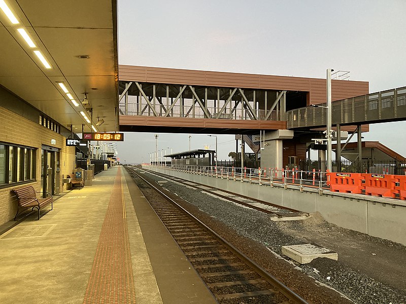 File:Waurn Ponds Station April 2022 4.jpg