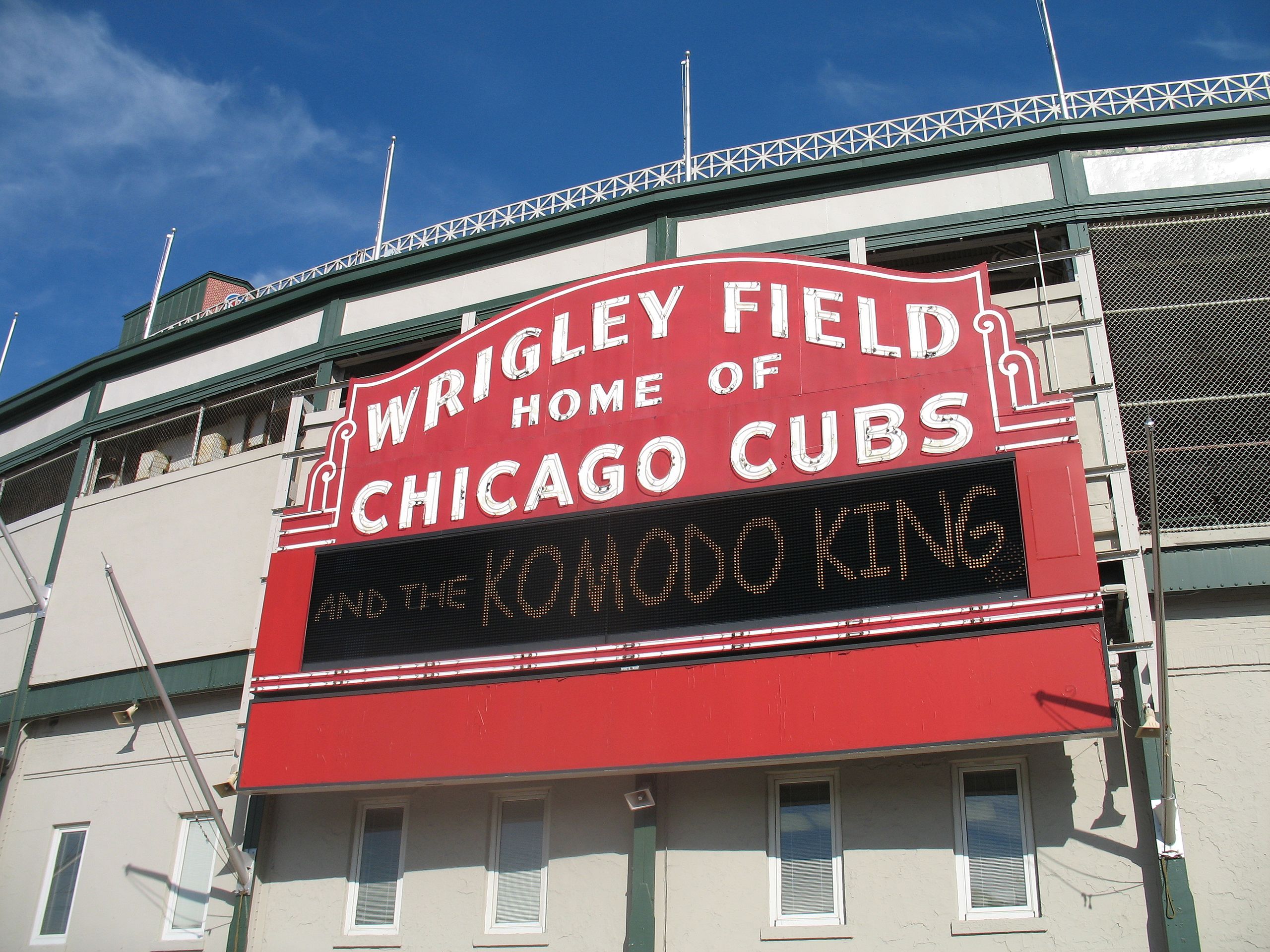 File:Wrigley Field Ivy (2935611800).jpg - Wikipedia