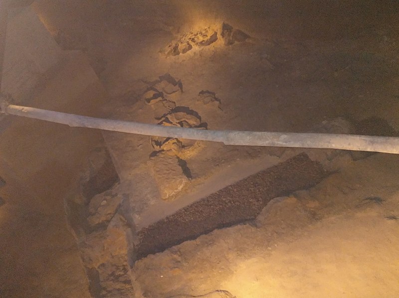 File:Yacimiento arqueológico fenicio de Gadir (Cádiz) 38.jpg