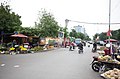 Đoạn ngã ba phố Phan Đăng Lưu giao với đường Nguyễn Văn Linh, gần đường đi vào chợ Đông Ngô Quyền, nhìn về phía đường Ngô Quyền, thành phố Hải Dương, tỉnh Hải Dương.jpg
