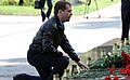 Президент РФ Д. А. Медведев возлагает цветы к Вечному огню
