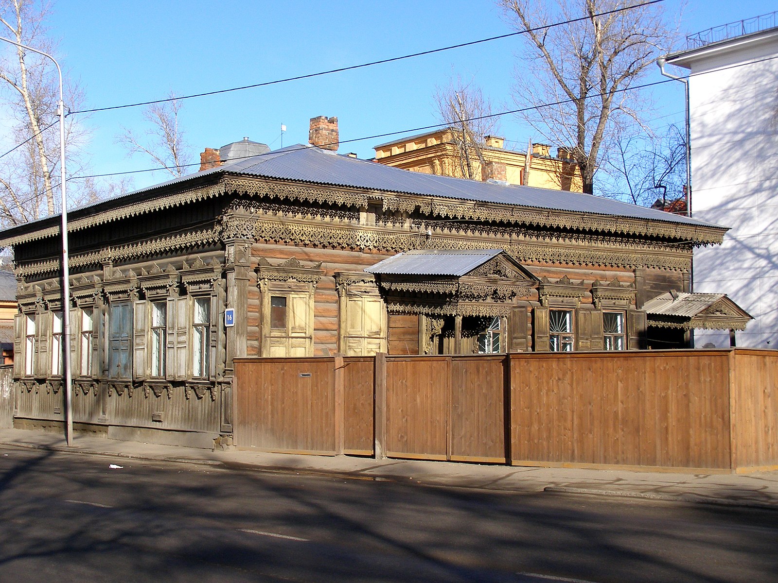 Иркутская 16. Иркутск Гагарина, 16. Иркутск архитектурное наследие в фотографиях. Бульвар Гагарина 16. Ул Иркутская 16.