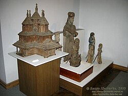 Дерев'яні скульптури — експонати музею