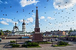 Площадь Коростелёва и Троицкий собор