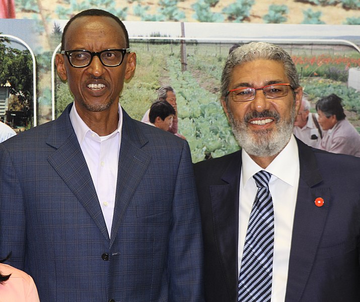 File:חזי בצלאל עם נשיא רואנדה פול קגאמה.jpg