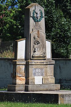 Grinava'daki savaş anıtı