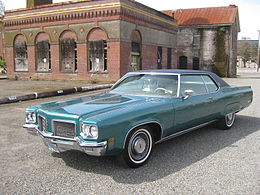 Un coupe Oldsmobile 98 din 1971