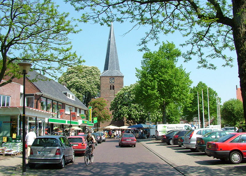 File:2008-05-09 Dinxperlo blik op n h kerk.JPG