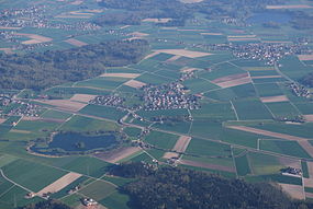 Lago de Inkwil kaj Bolken vidita de balono