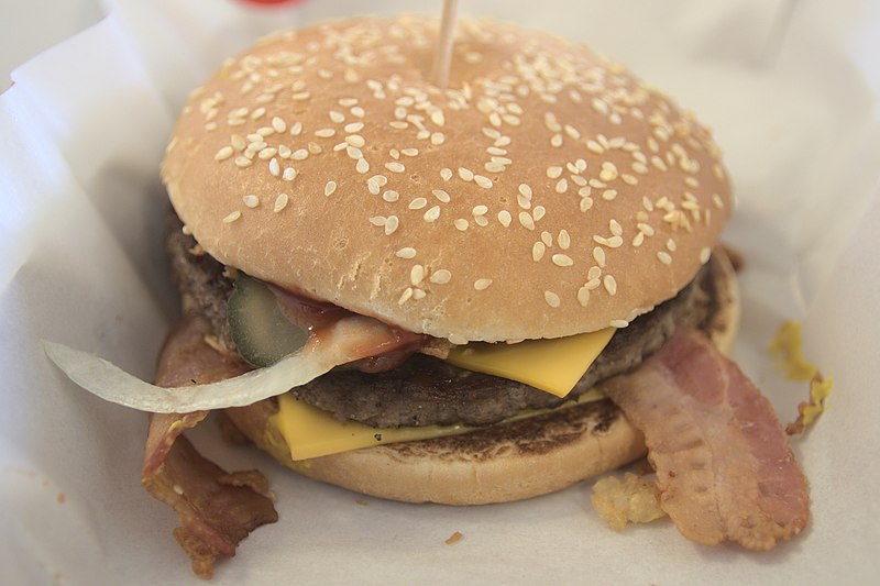 File:2019-02-10 AT Wien 14 Penzing, McDonald's Kennedybrücke, Speck Deluxe (51434796159).jpg